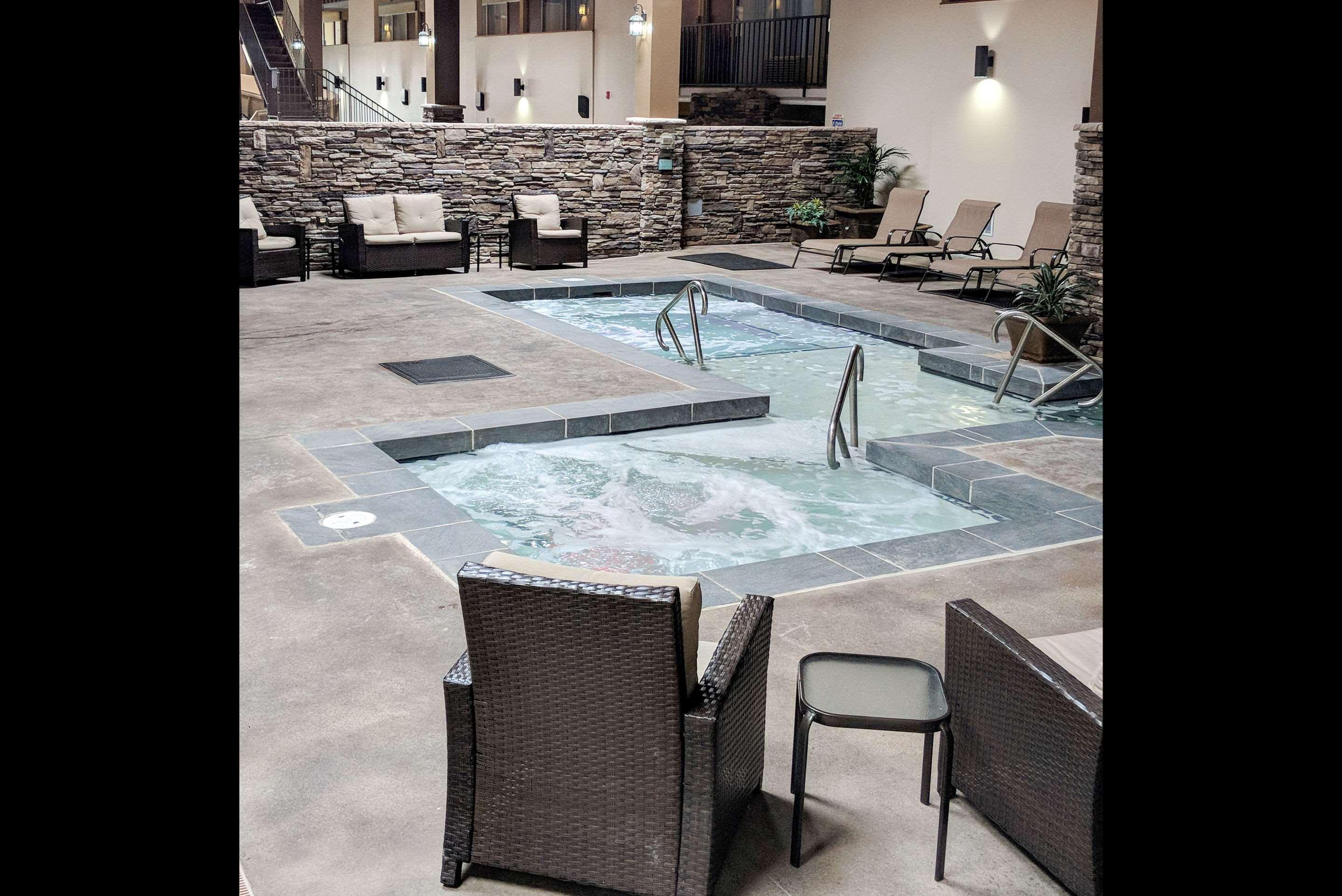 Cascades Mountain Resort, Ascend Hotel Collection Hendersonville Exterior photo