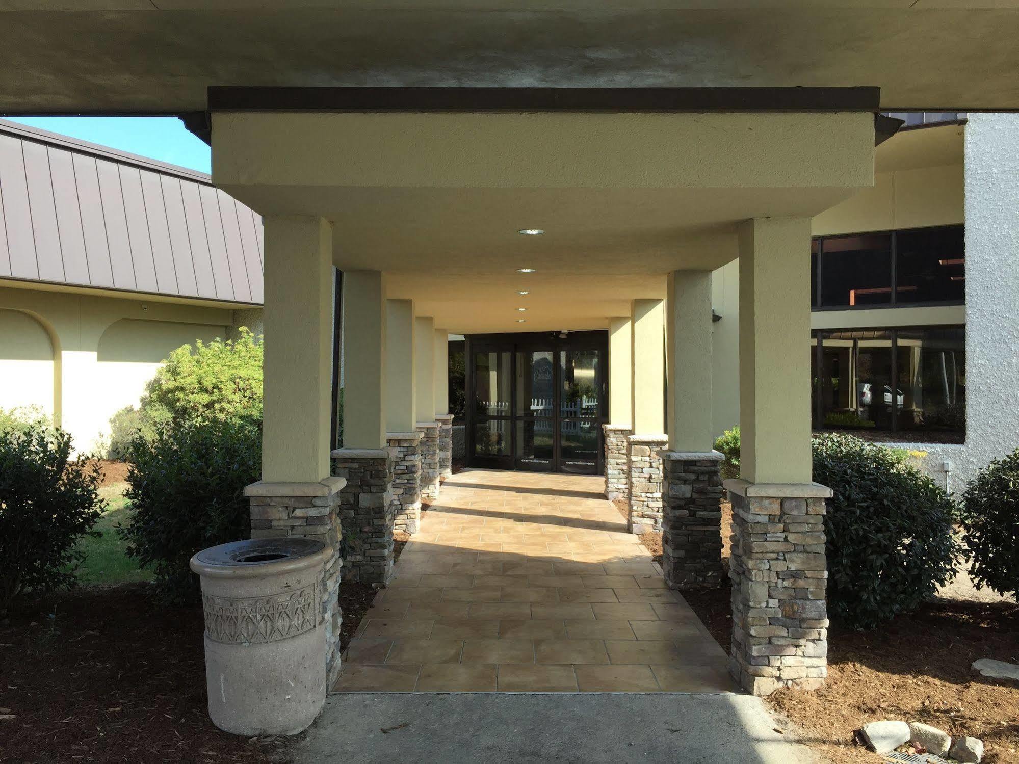Cascades Mountain Resort, Ascend Hotel Collection Hendersonville Exterior photo